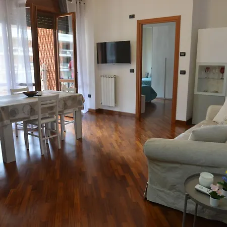 Luciana - 3 Min Train To Fco Airport & Fiera Apartamento *