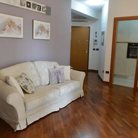 Luciana - 3 Min Train To Fco Airport & Fiera Apartamento