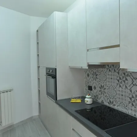 Luciana - 3 Min Train To Fco Airport & Fiera *